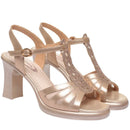 Essenza Sandália Gold Charm — Conforto em Salto Bloco & Detalhe Brilhante ✨ 50% de DESCONTO + FRETE GRÁTIS!