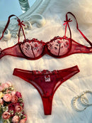 Conjunto de Lingerie Bordada com Flores