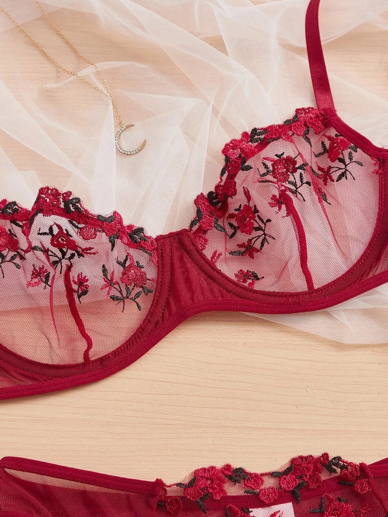 "Conjunto de Lingerie Sexy em Renda – Elegância e Sensualidade"