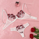 Conjunto de Lingerie Bordada com Flores